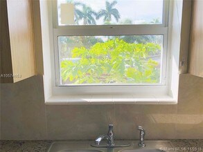 930 N 14th Ct-Unit -11 in Hollywood, FL - Building Photo - Building Photo