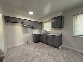 19627 Algonac St in Detroit, MI - Building Photo - Building Photo