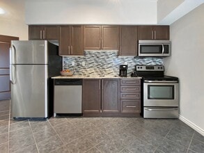 Rittenhouse Place in Kitchener, ON - Building Photo - Building Photo