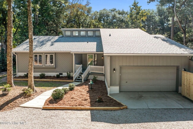 property at 131 Oakleaf Dr