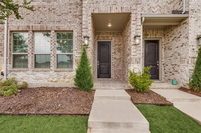 1455 Perrin Ln. in Farmers Branch, TX - Building Photo - Building Photo