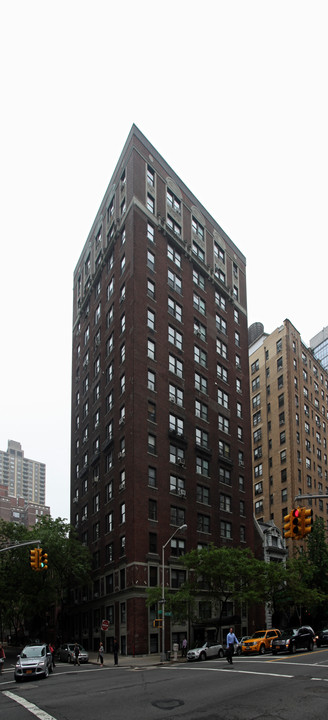 240 West End Ave in New York, NY - Building Photo