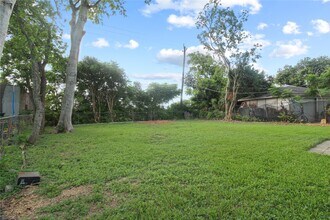 15423 Campden Hill Rd in Houston, TX - Building Photo - Building Photo