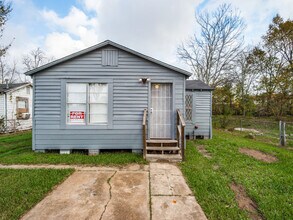 4611 White Rock St in Houston, TX - Building Photo - Building Photo