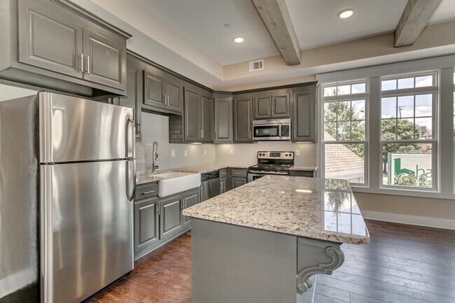 1418 University Blvd-Unit -B in Tuscaloosa, AL - Building Photo - Building Photo