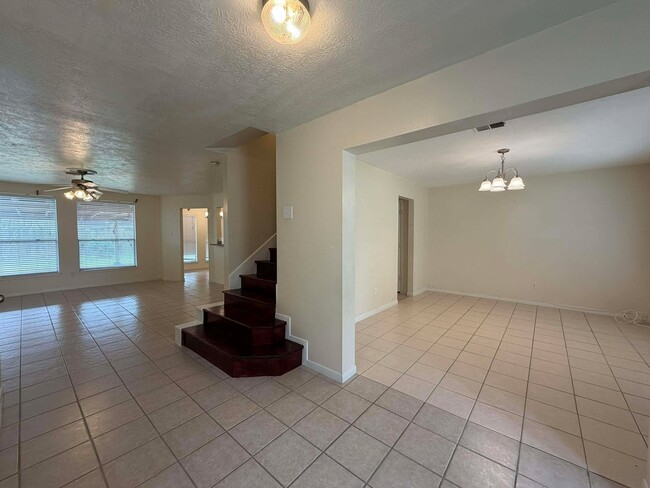 18403 Willow Moss Dr