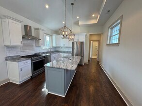 130 Walnut St in Somerville, MA - Building Photo - Building Photo