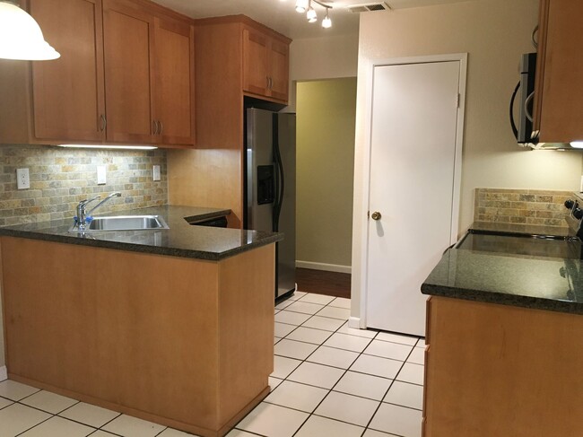 2575 Easton Way in San Jose, CA - Building Photo - Building Photo