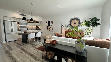 Idea1 Apartments in San Diego, CA - Foto de edificio - Interior Photo