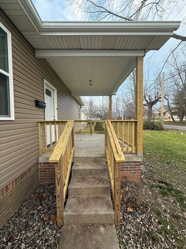 3513 Utica-Sellersburg Rd in Jeffersonville, IN - Building Photo - Building Photo