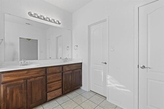 4013 Winter Springs Dr in Fort Worth, TX - Building Photo - Building Photo