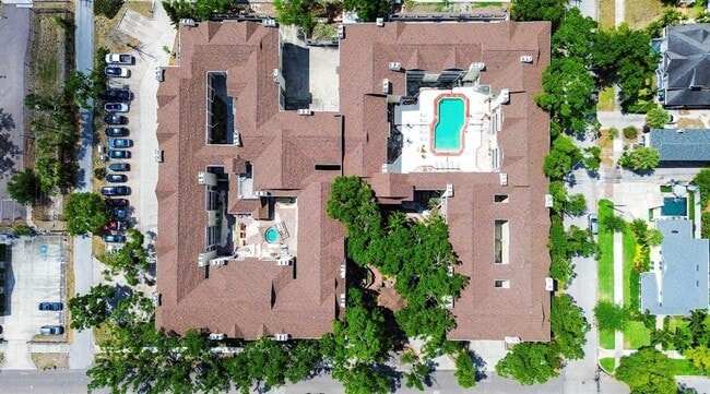 property at 1000 W Horatio St