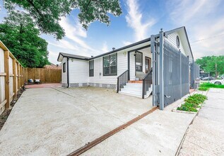 1106 Ashland St in Houston, TX - Foto de edificio - Building Photo