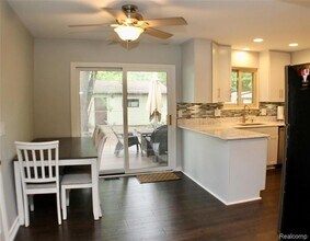 3231 W Utica Rd in Shelby Township, MI - Building Photo - Building Photo