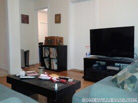 38 Bond St in Somerville, MA - Building Photo