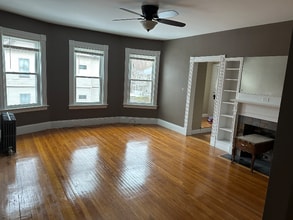 225 Gibson St in Lowell, MA - Foto de edificio - Building Photo