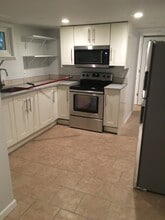 1409 N 40th St, Unit Front in Seattle, WA - Building Photo - Building Photo