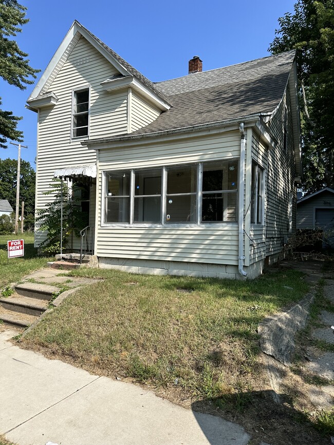 property at 1013 E Calvert St