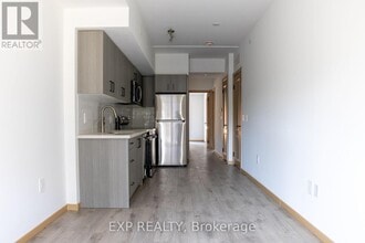 3423 Sheppard Ave E in Toronto, ON - Building Photo - Building Photo