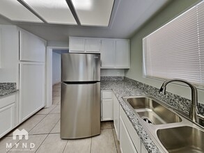 1328 Sun Point Dr in Las Vegas, NV - Building Photo - Building Photo