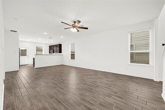 19634 Cat Spruce Ct in Porter, TX - Building Photo - Building Photo