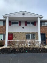 7752 Montgomery Rd in Cincinnati, OH - Building Photo