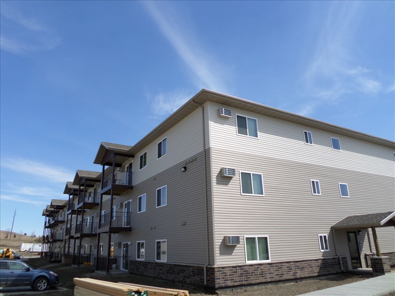 Cambridge Apartments in Bismarck, ND - Building Photo