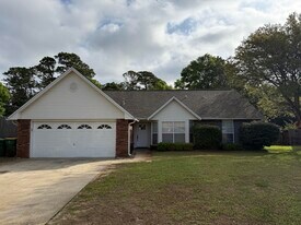 5 Neptune Dr in Mary Esther, FL - Building Photo