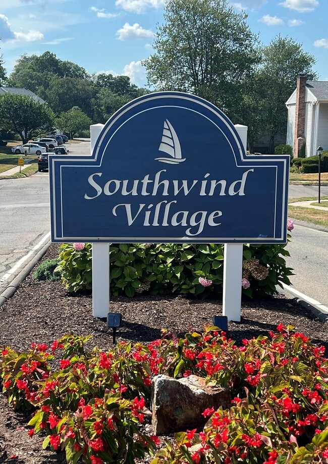 15 Carriage Path N in Milford, CT - Building Photo - Building Photo