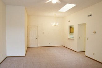 Peachmont Apartments in Canton, OH - Building Photo - Building Photo