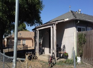 138 Madoline St in Pittsburg, CA - Building Photo - Building Photo