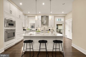 153 Winsome Cir in Bethesda, MD - Building Photo - Building Photo