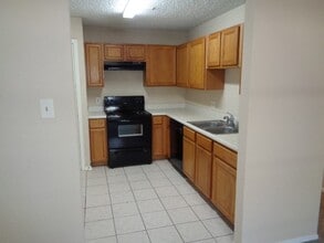 17907 Glenmorris Dr in Houston, TX - Building Photo - Building Photo