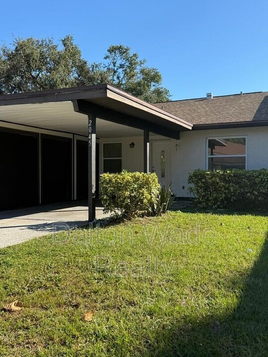 2045 Sunset Grove Ln in Clearwater, FL - Building Photo