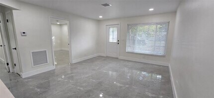 5727 Cody St in Hollywood, FL - Building Photo - Building Photo