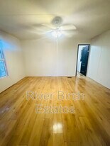 12182 State Hwy 64 in Tyler, TX - Building Photo