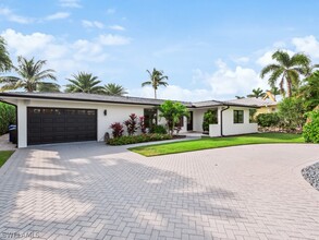 1370 Curlew Ave in Naples, FL - Building Photo - Building Photo