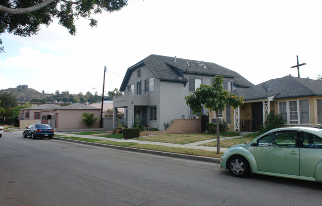 1336 E Garfield Ave in Glendale, CA - Building Photo - Building Photo