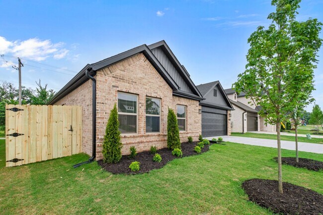 7203 SW Basswood Ave in Bentonville, AR - Building Photo - Building Photo