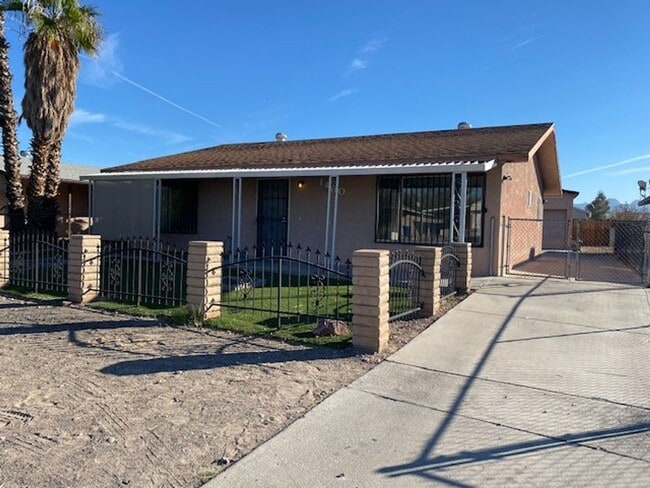 property at 1460 Tonto Dr