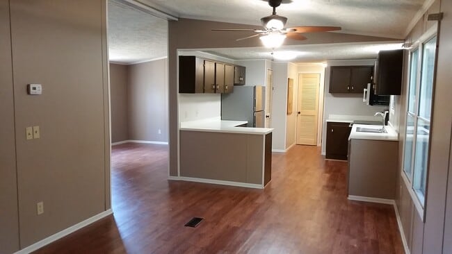 property at 8830 Highland View Rd