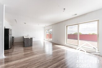 2700 W North Ave in Chicago, IL - Foto de edificio - Building Photo
