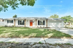 1842 Teakwood Dr in Orlando, FL - Building Photo