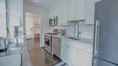 235 W Van Buren St, Unit 1907 in Chicago, IL - Building Photo - Building Photo