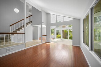 225 Penny Ln in Sterling, VA - Building Photo - Building Photo