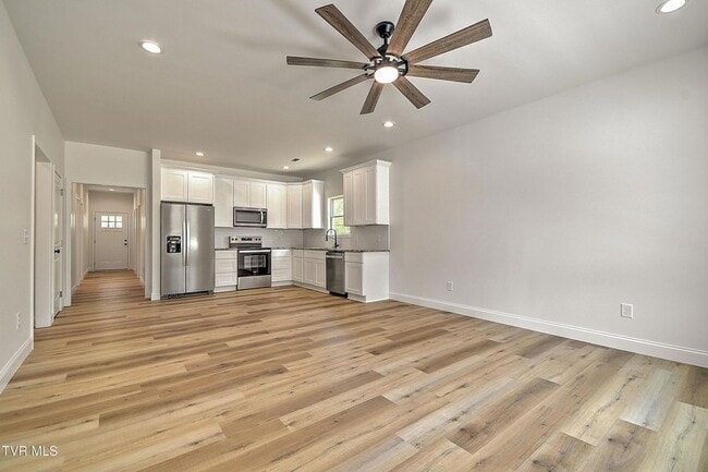 703 Swadley Rd in Johnson City, TN - Foto de edificio - Building Photo