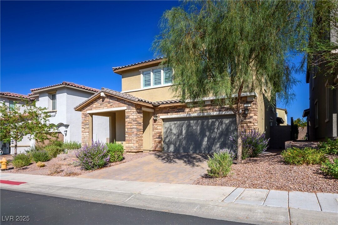 632 Cultures St in Henderson, NV - Building Photo