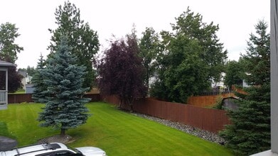 3030 Lore Rd, Unit 3030 Lore Road B2 in Anchorage, AK - Foto de edificio - Building Photo