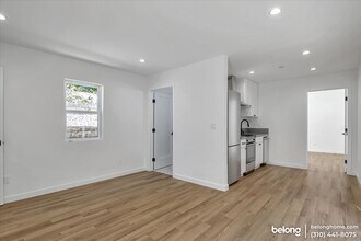 22256 Avenue San Luis in Los Angeles, CA - Building Photo - Building Photo