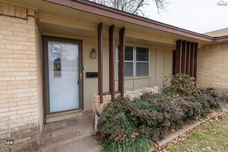4646 Sierra Madre Dr in Wichita Falls, TX - Foto de edificio - Building Photo